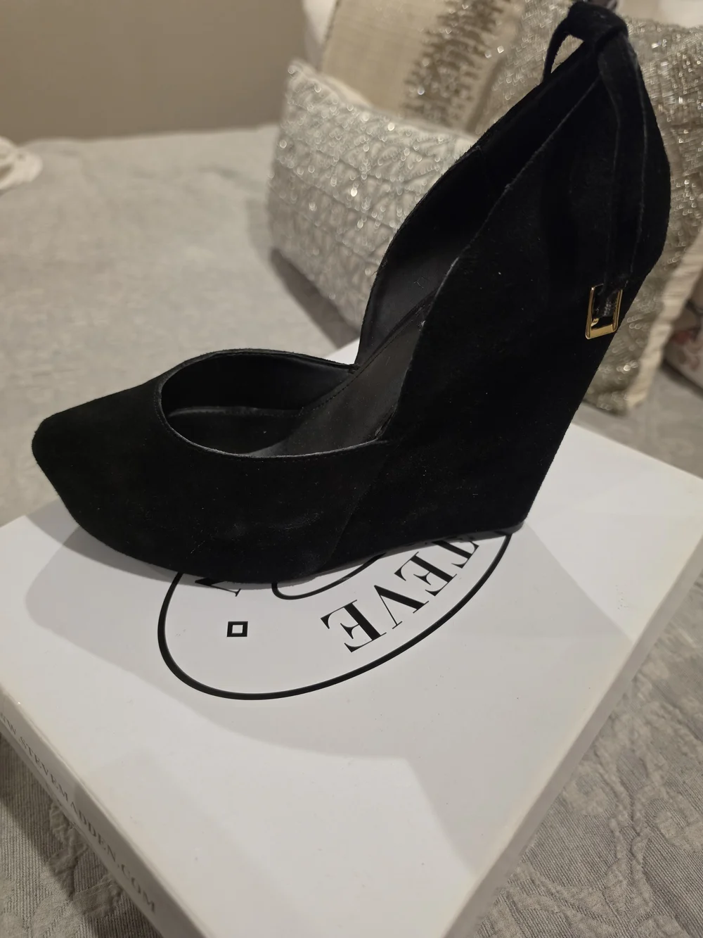 Steve Madden Black Suede Wedge Pumps